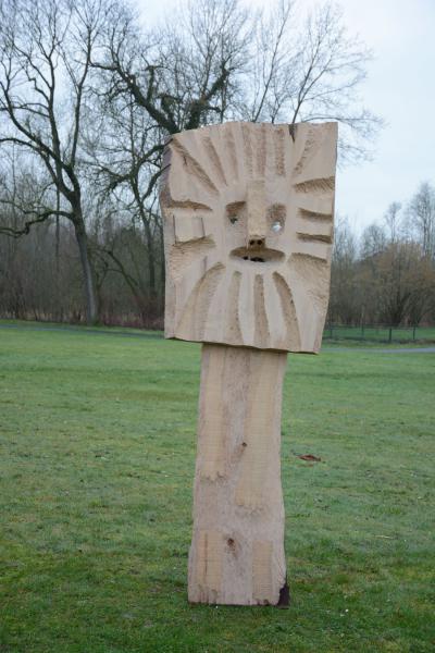 Annie-Vairon-Le-Lion-nd-sculpture-sur-bois-photo-Mario-Delbianco_1_1.jpg